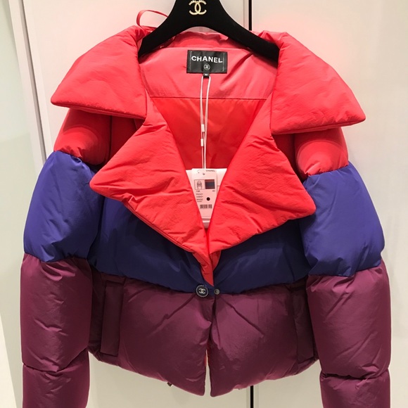 Chanel Fall/Winter 2019-2020 Puffer Jacket - Picture 2 of 6